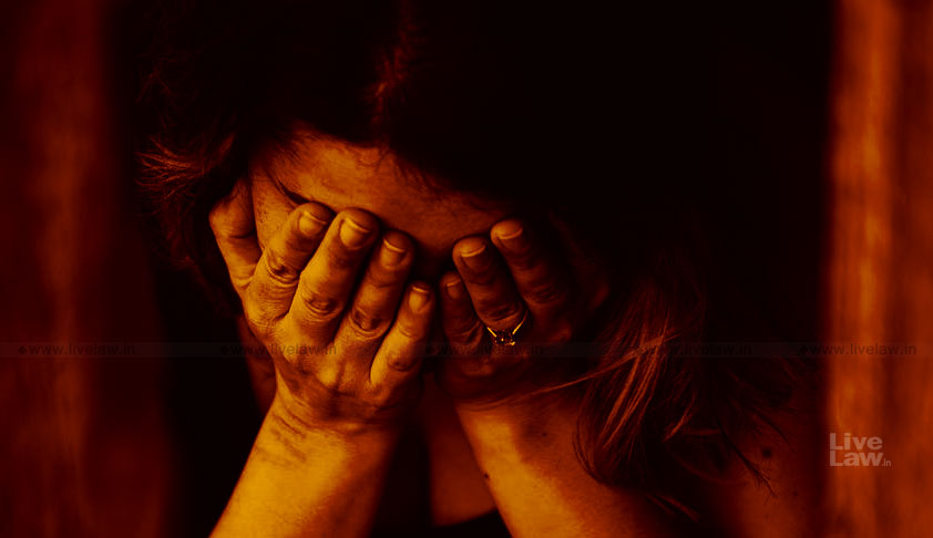 ఉద్యోగం ఇప్పిస్తామంటూ ఆటో ఎక్కించారు.. ఆపై నడుస్తుండగానే దారుణం!